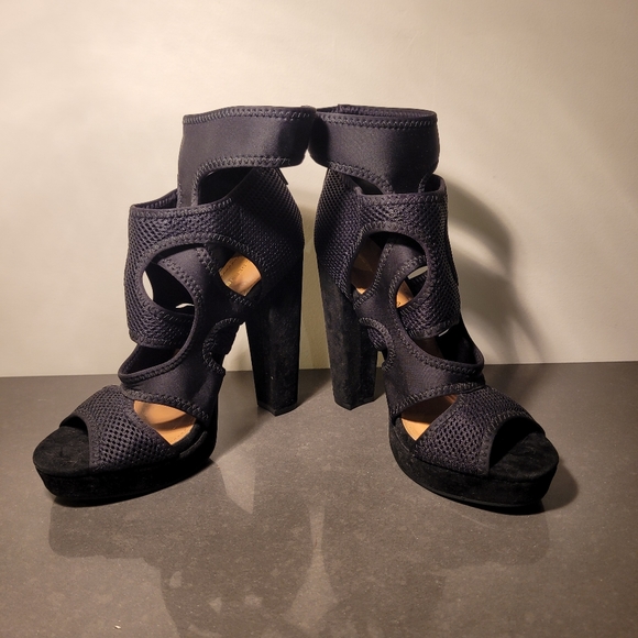 Chunky heel platform layered shoe by Shoe Republica L.A. - Picture 4 of 10